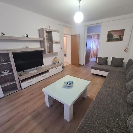 Apartman Yellow - Self Check In Osijek Exterior photo