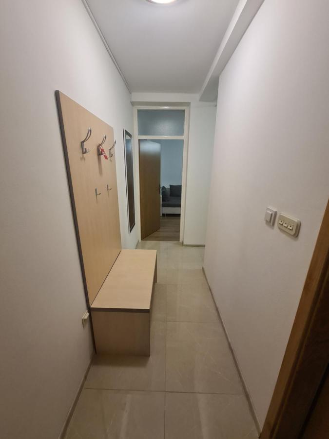 Apartman Yellow - Self Check In Osijek Exterior photo