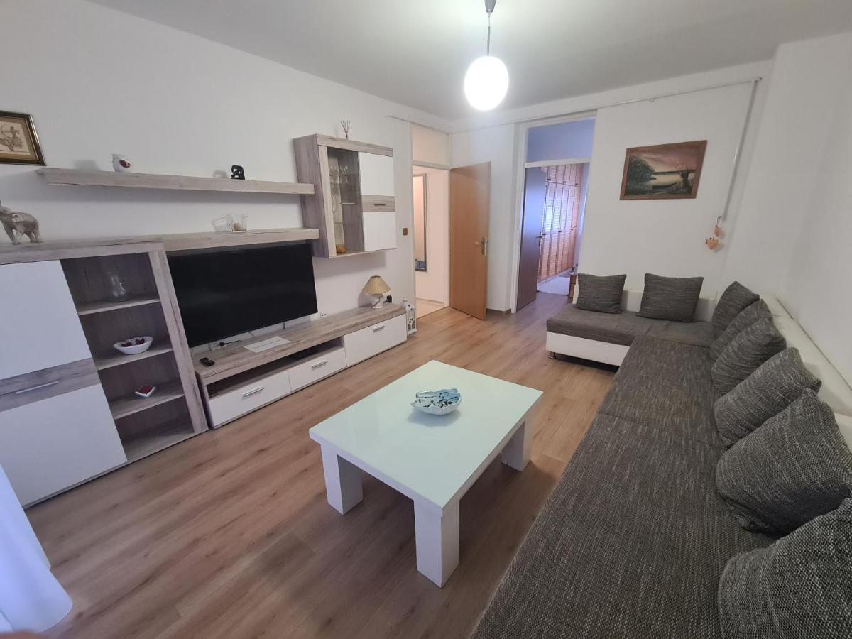 Apartman Yellow - Self Check In Osijek Exterior photo