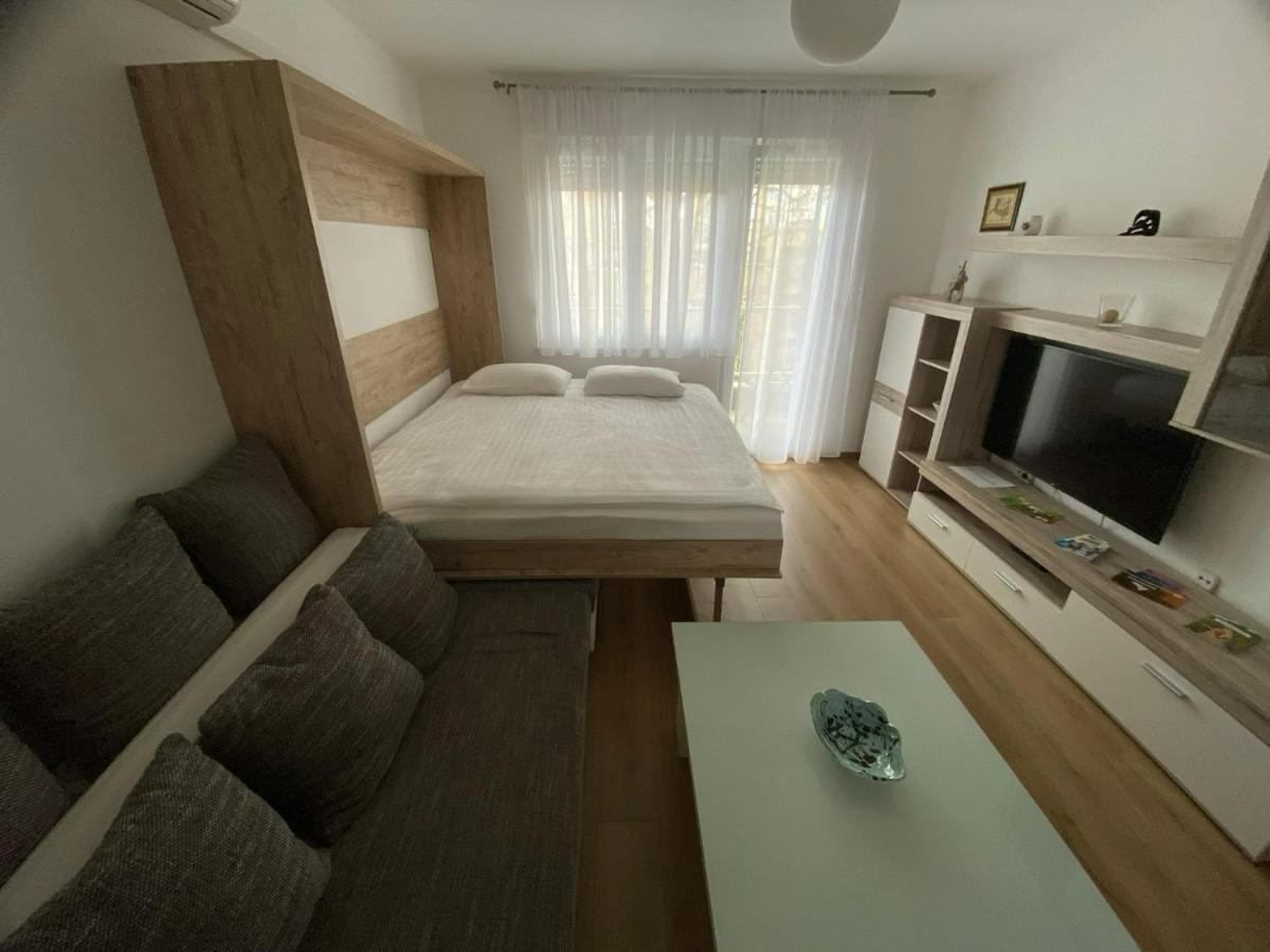 Apartman Yellow - Self Check In Osijek Exterior photo