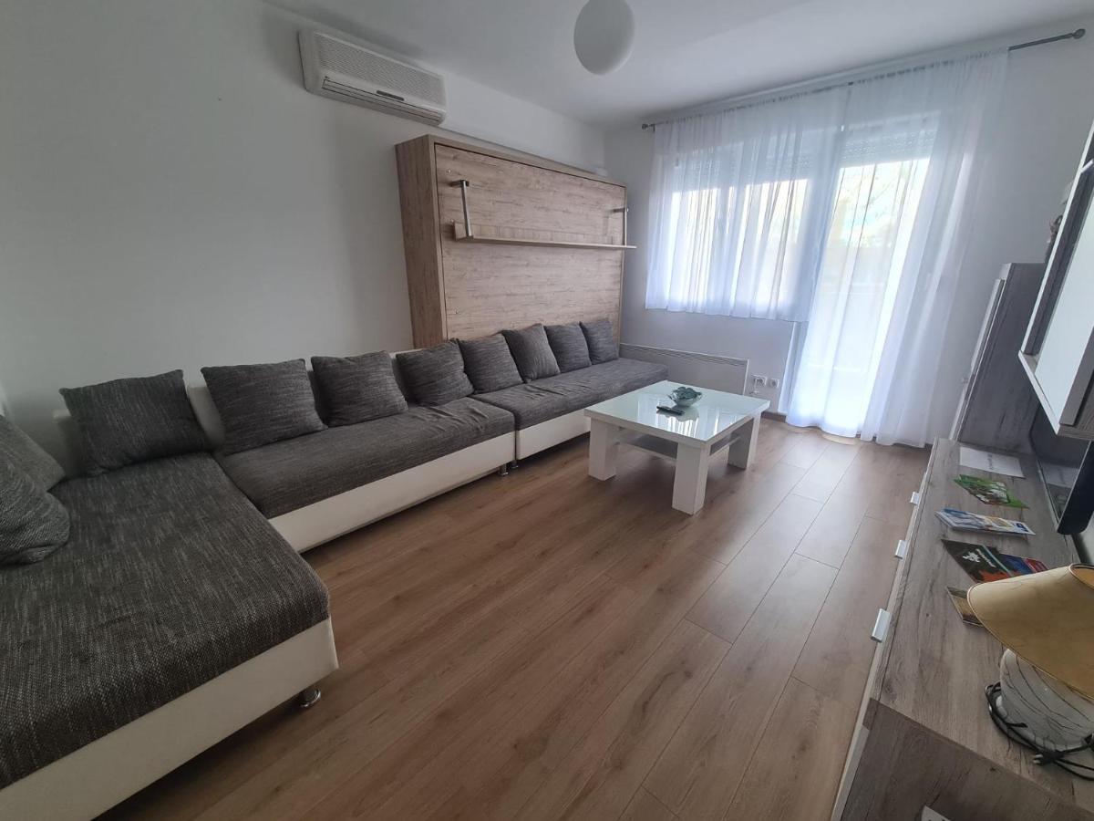 Apartman Yellow - Self Check In Osijek Exterior photo