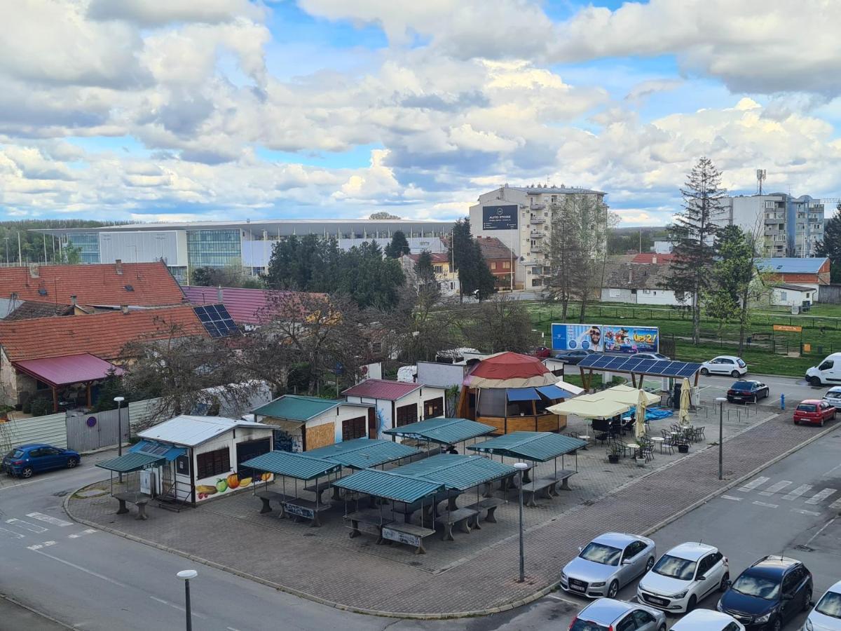 Apartman Yellow - Self Check In Osijek Exterior photo